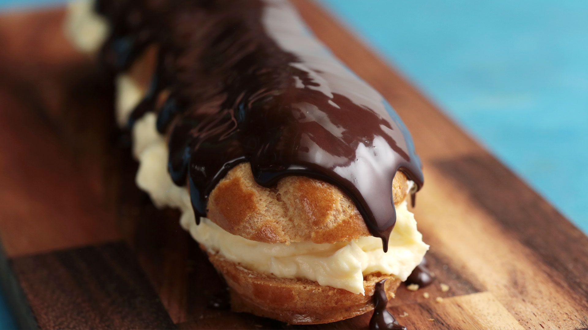 Eclair de chocolate gigante, image size:1920x1080