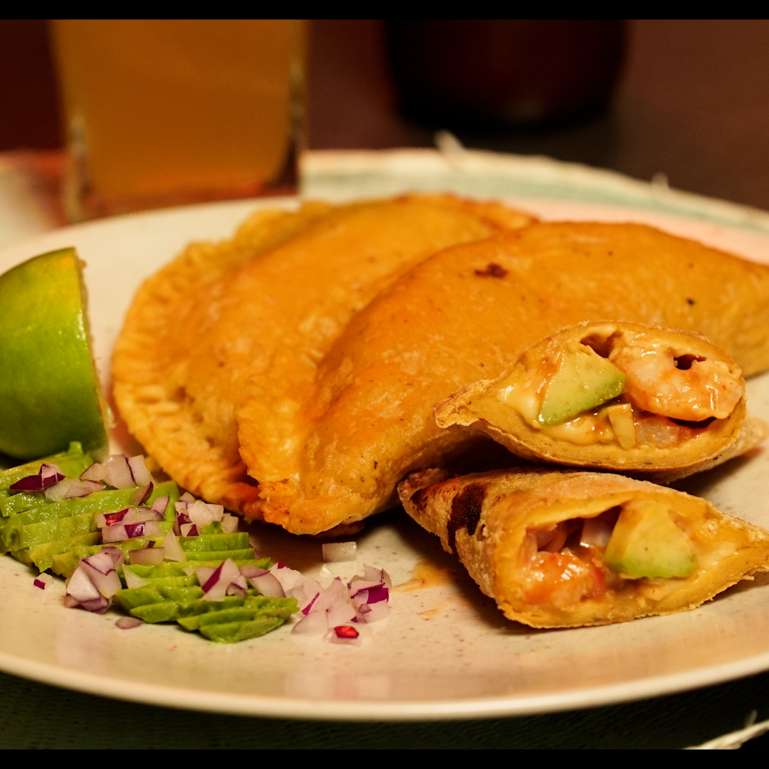 QUESADILLA FRITA DE CÓCTEL DE CAMARÓN Tastemade