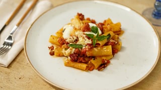 rigatoni-ao-forno-com-ragu-de-linguica-calabresa_l_thumb.jpg