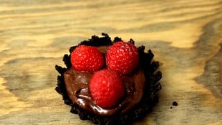 NO BAKE OREO NUTELLA TARTS_THUMB_1080x1080---auto-cropped.jpg