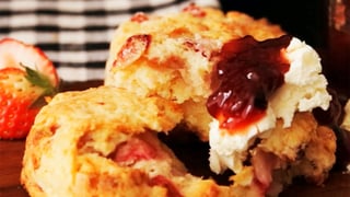 STRAWBERRY SCONES_THUMB_1080x1080---auto-cropped.jpg