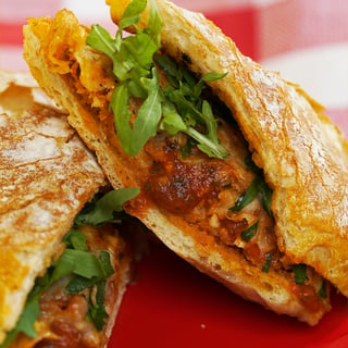 sanduiche-de-frango-parmegiana-mitsui_s2_pt.jpg