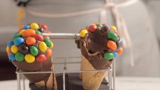 casquinha-de-chocolate-e-amendoim-com-mms_landscapeThumbnail_en-US.jpeg