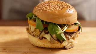 hamburguer-de-quinoa-e-cogumelo_landscapeThumbnail_en-US.jpeg