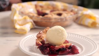 torta-de-frutas-vermelhas-e-sorvete_landscapeThumbnail_en-US.jpeg