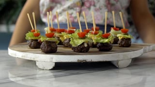 hamburguer-no-palito_landscapeThumbnail_pt.jpeg