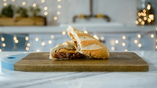 sanduiche-quente-de-tender_landscapeThumbnail_pt.jpeg