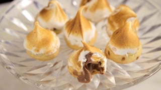 carolinas-com-mousse-de-chocolate_landscapeThumbnail_pt.jpeg