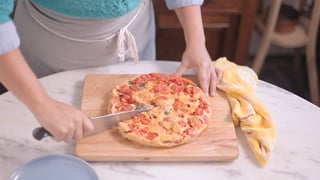 tarte-tatin-de-tomates_landscapeThumbnail_en-US.jpeg