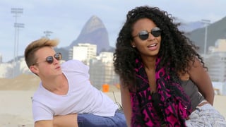 partiu-rio_s1e4_praia-do-leme-e-botafogo_landscapeThumbnail_pt.jpeg