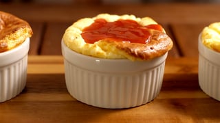 sufle-de-queijo-e-goiabada_landscapeThumbnail_en-US.jpeg