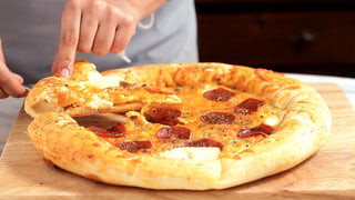 pizza-com-borda-de-catupiry_landscapeThumbnail_en-US.jpeg