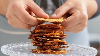 chips-de-cenoura-abobrinha-e-parmesao_landscapeThumbnail_en-US.jpeg