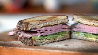 max-thumbnail-episode-sanduiche-de-pastrami-do-katz-de-harry-e-sally