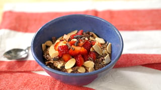 tigela-de-aveia-com-frutas_l_thumb.jpg