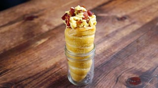 macarrao-com-queijo-e-bacon-em-cones-de-pao_l_thumb.jpg