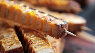 ESPETINHO-GRELHADO--DE-PÃO-E-QUEIJO_l_thumb.jpg