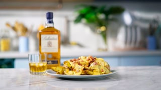 batata-frita-com-molho-de-cheddar-e-whisky-ballantines_l_thumb.jpg