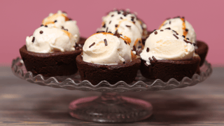 mini-brownie-bowls-for-ice-cream_landscapeThumbnail_en-UK.png