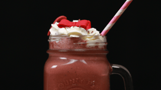 red-velvet-hot-chocolate_landscapeThumbnail_en-UK.png